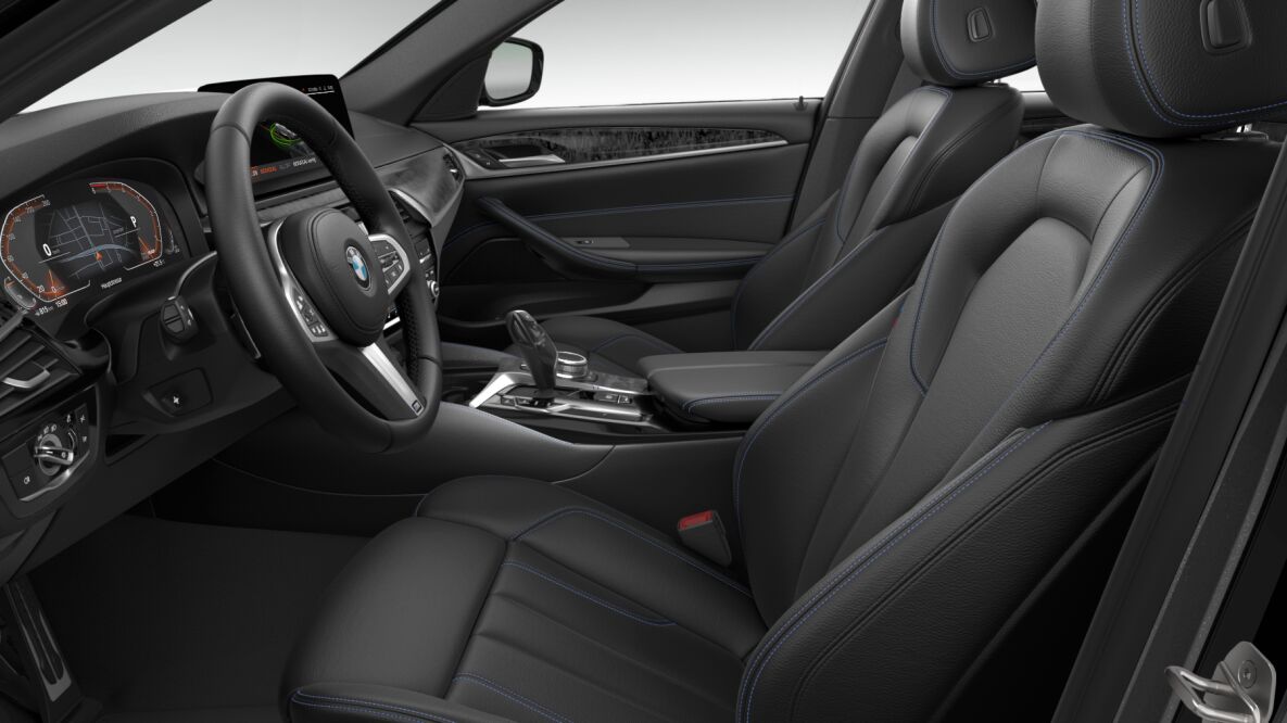 BMW BMW 5er im Innenraum seitlich BMW BMW 5er im Innenraum seitlich