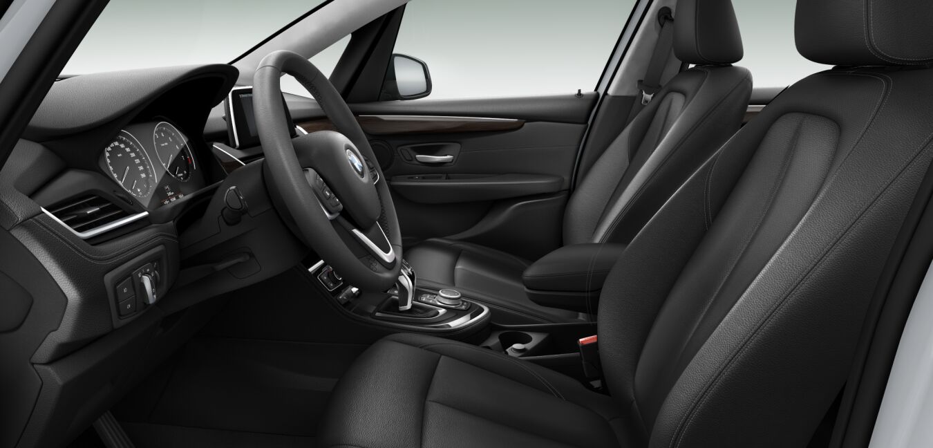 BMW BMW 2er im Innenraum seitlich BMW BMW 2er im Innenraum seitlich