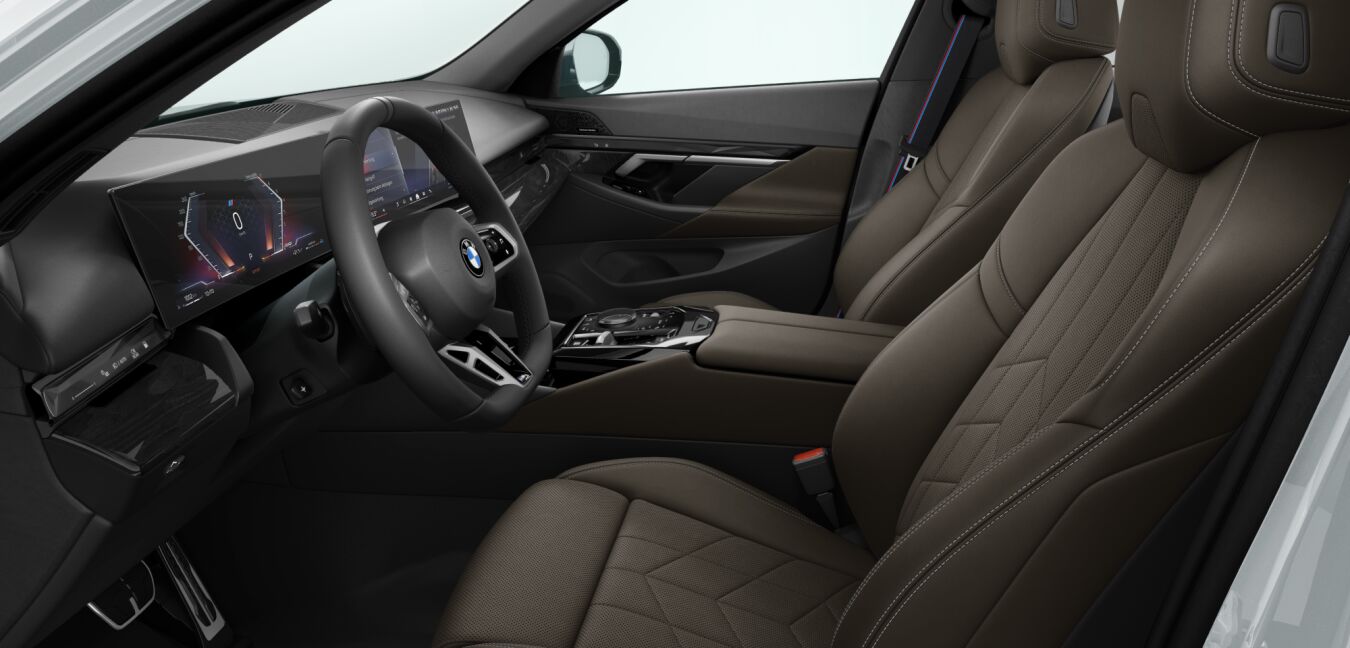 BMW BMW 5er im Innenraum seitlich BMW BMW 5er im Innenraum seitlich