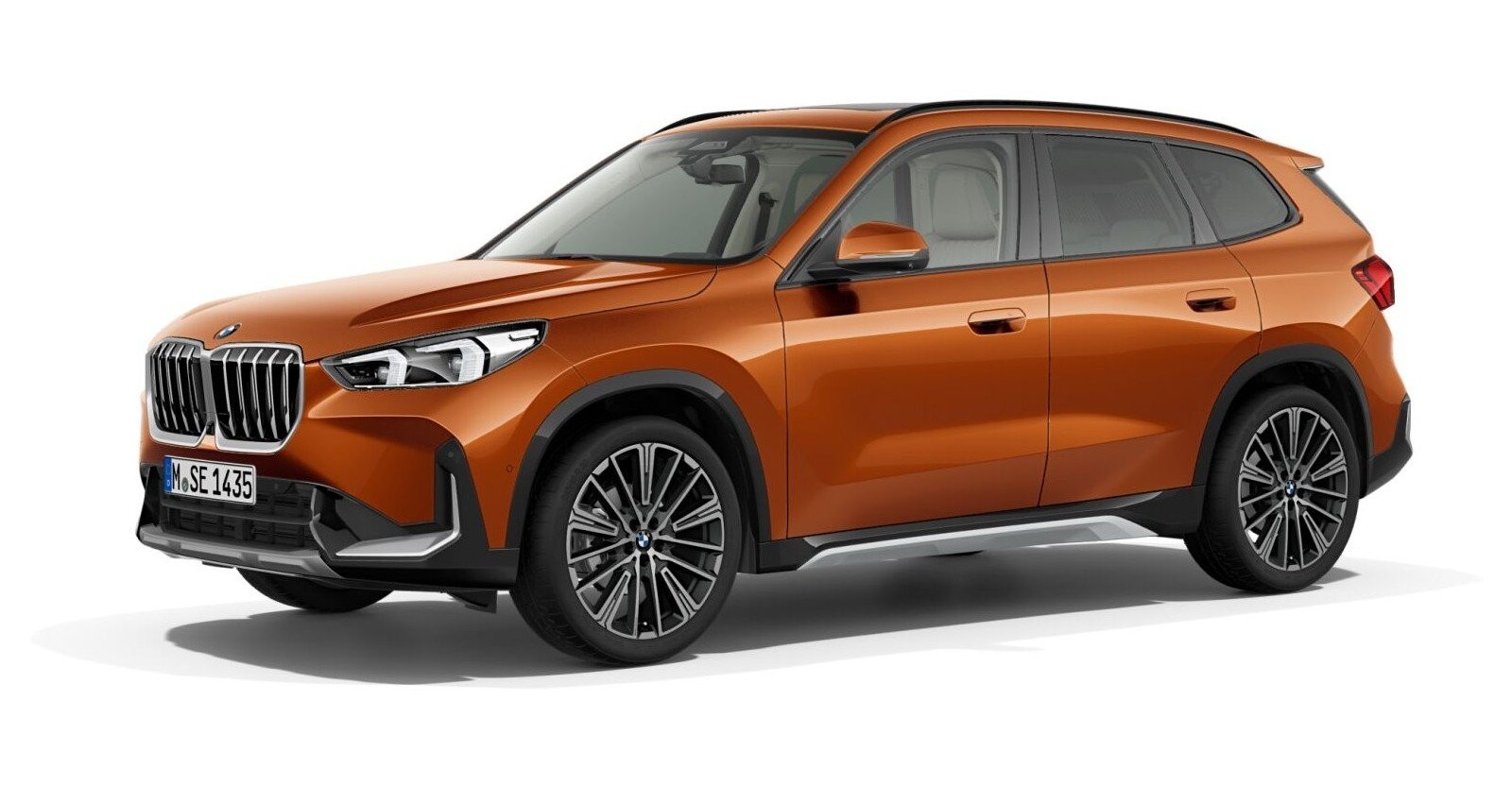 BMW BMW X in Orange von vorne