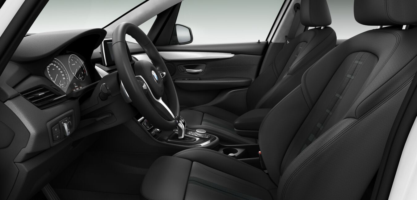BMW BMW 2er im Innenraum seitlich BMW BMW 2er im Innenraum seitlich