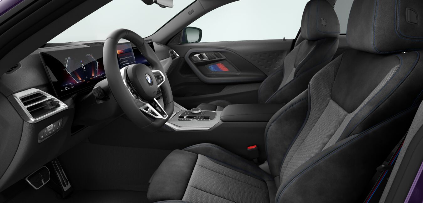 BMW BMW 2er im Innenraum seitlich BMW BMW 2er im Innenraum seitlich
