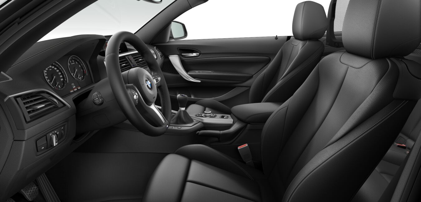 BMW BMW 2er im Innenraum seitlich BMW BMW 2er im Innenraum seitlich