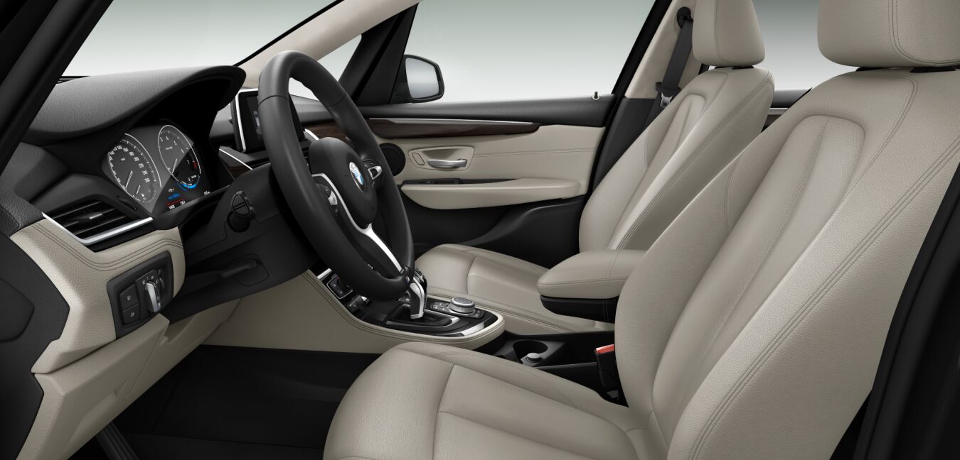 BMW BMW 2er im Innenraum seitlich BMW BMW 2er im Innenraum seitlich