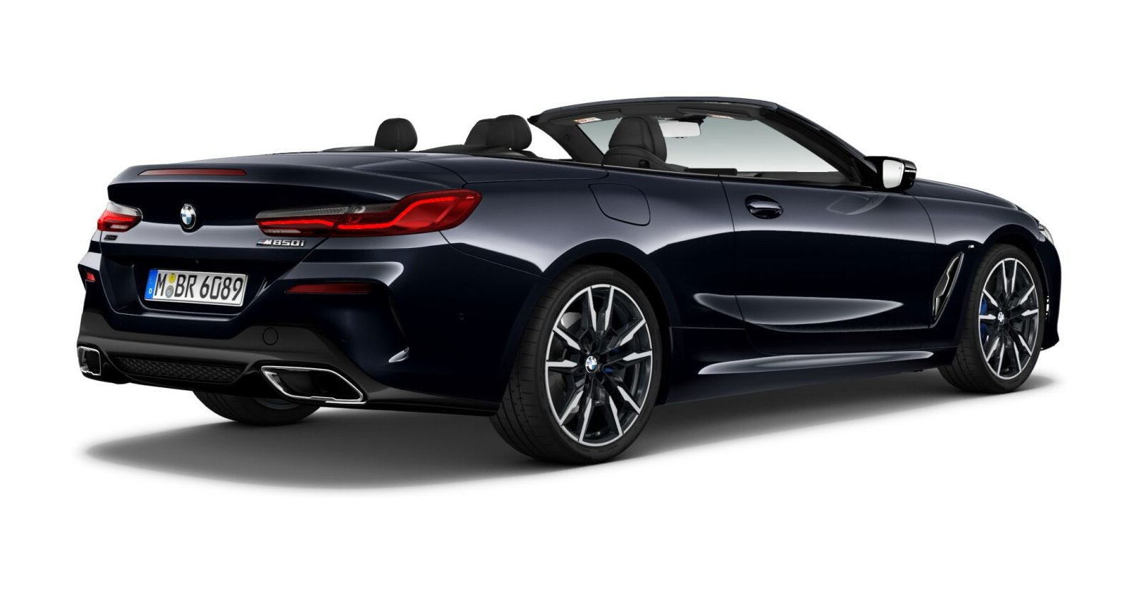 BMW BMW 8er in Schwarz von hinten