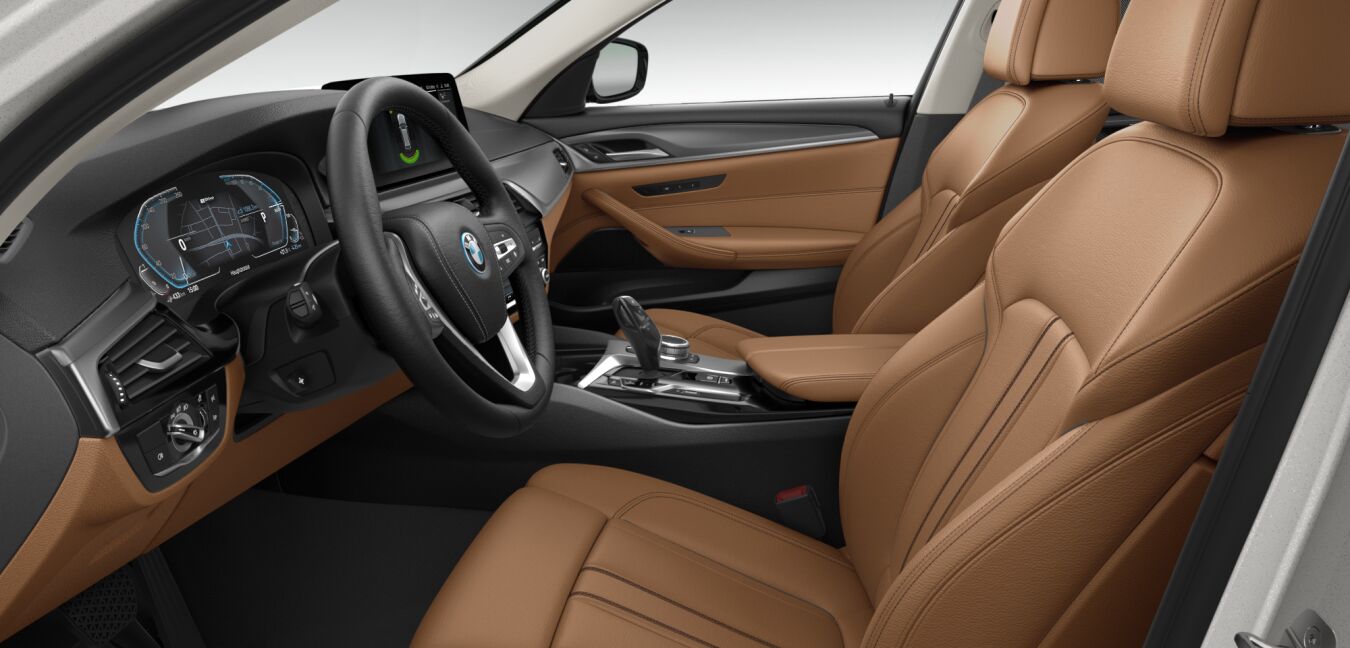 BMW BMW 5er im Innenraum seitlich BMW BMW 5er im Innenraum seitlich
