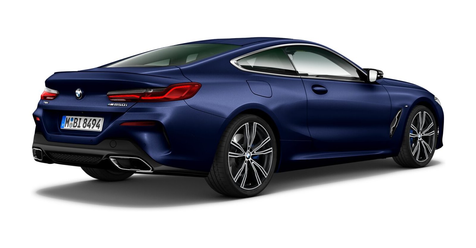 BMW BMW 8er in Blau von hinten