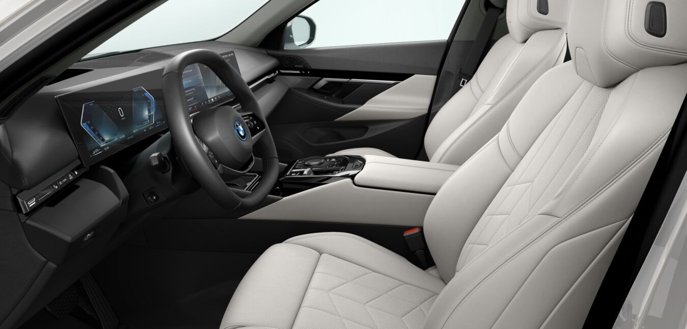 BMW BMW 5er im Innenraum seitlich BMW BMW 5er im Innenraum seitlich