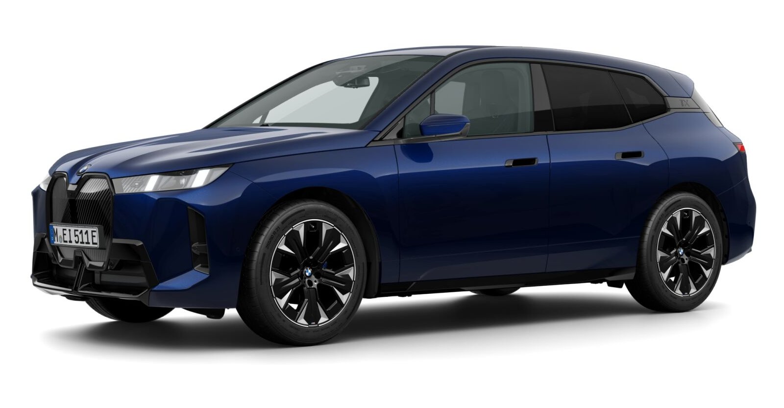 BMW iX xDrive45 in Blau von vorne BMW iX xDrive45 in Blau von vorne