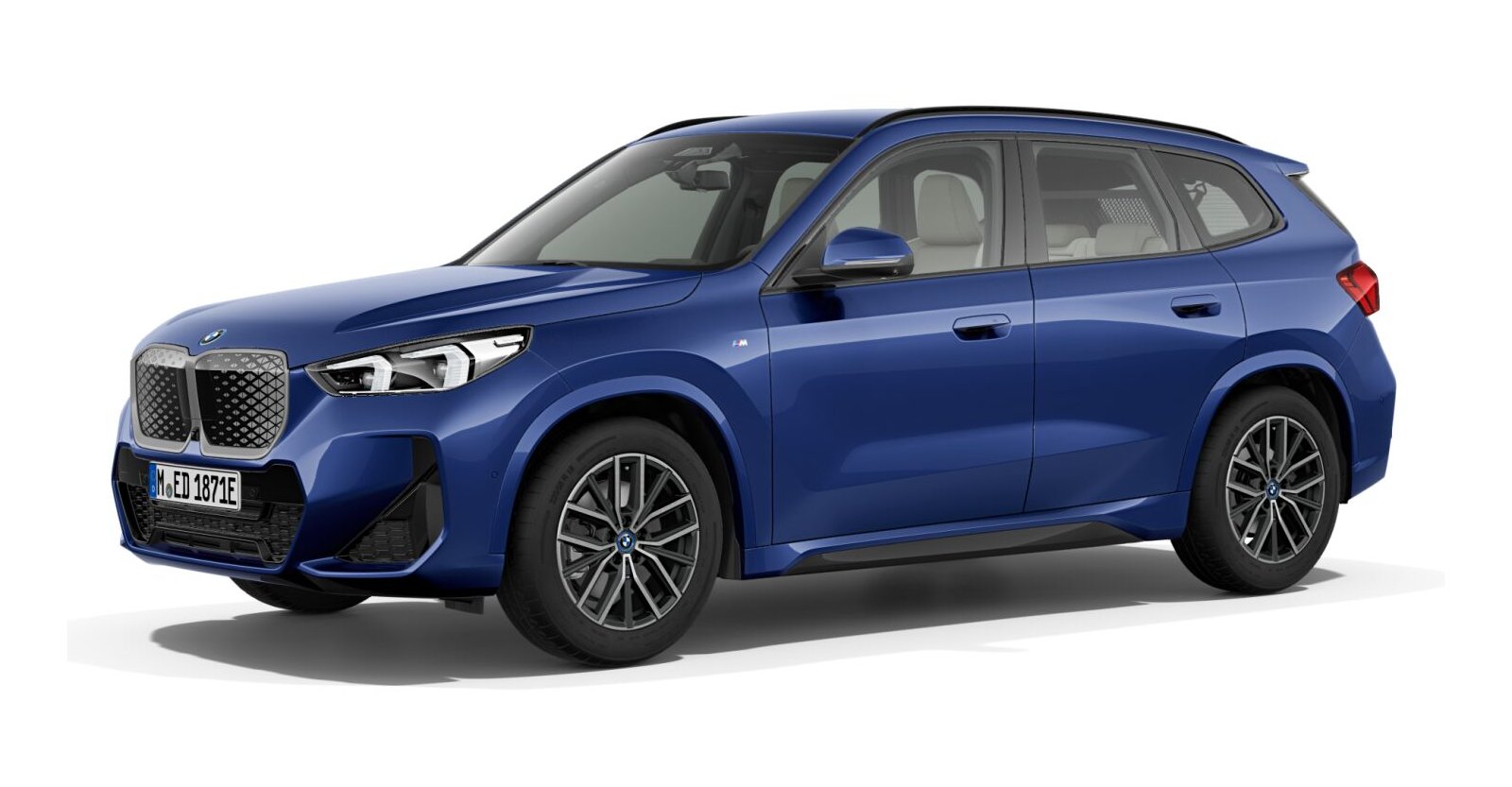 BMW iX1 xDrive30 in Blau von vorne BMW iX1 xDrive30 in Blau von vorne