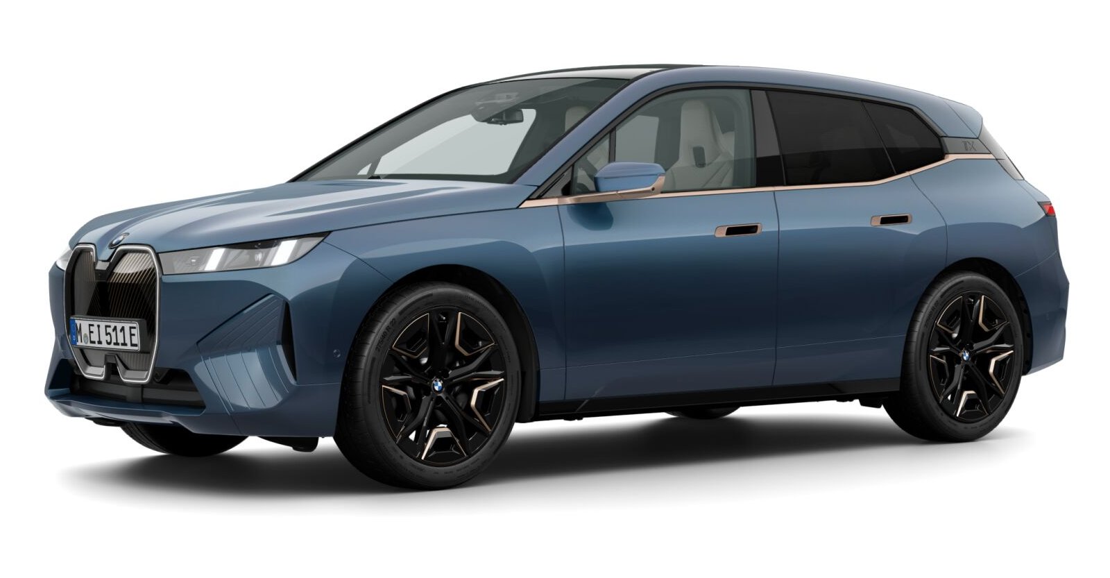 BMW iX xDrive45 in Blau von vorne BMW iX xDrive45 in Blau von vorne