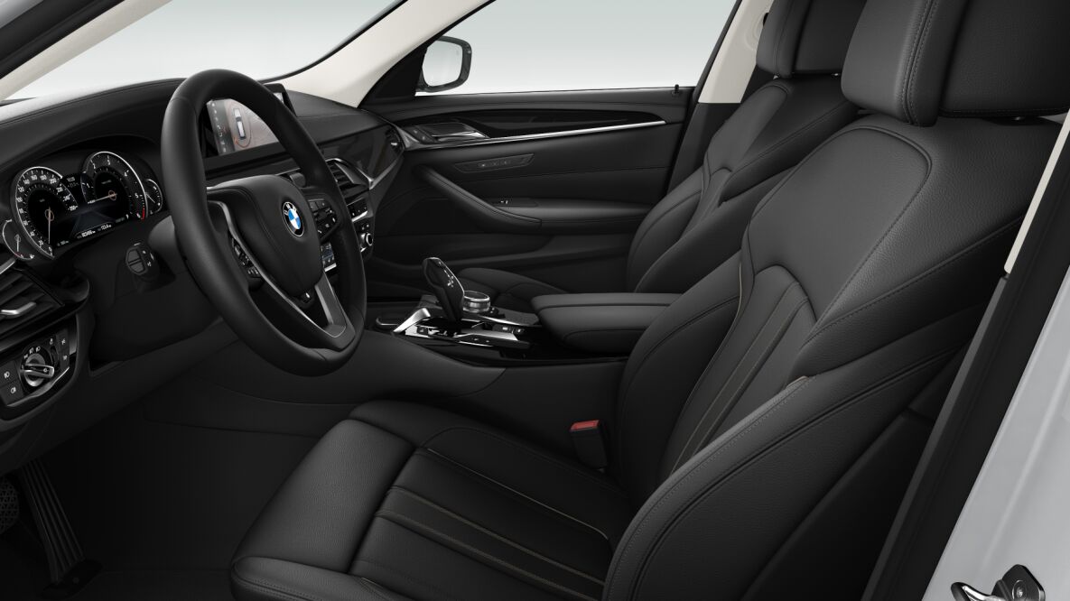 BMW BMW 5er im Innenraum seitlich BMW BMW 5er im Innenraum seitlich