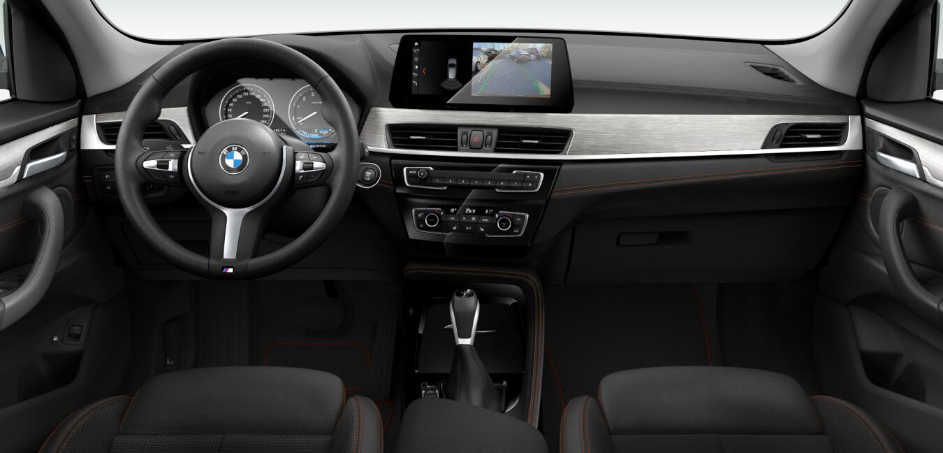 BMW BMW X im Innenraum von vorne