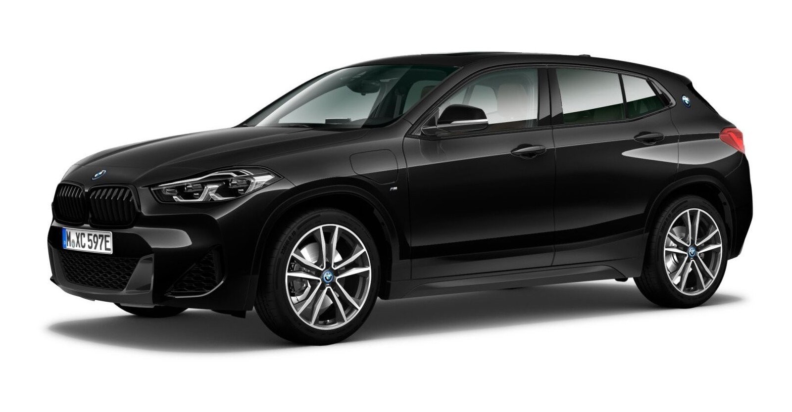 BMW X2 xDrive25e in Schwarz von vorne