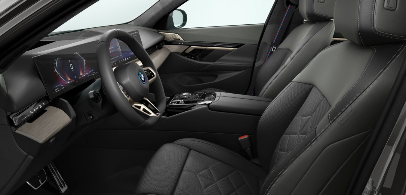BMW BMW 5er im Innenraum seitlich BMW BMW 5er im Innenraum seitlich