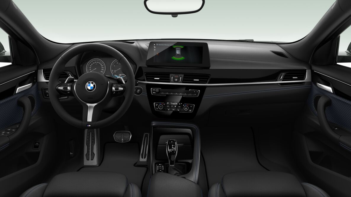 BMW BMW X im Innenraum von vorne
