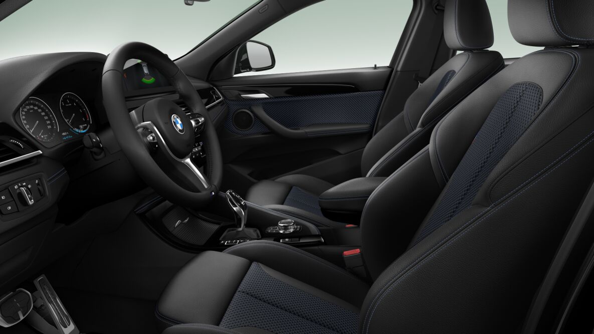 BMW BMW X im Innenraum seitlich