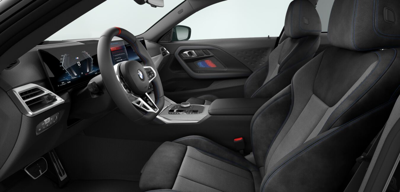 BMW BMW 2er im Innenraum seitlich BMW BMW 2er im Innenraum seitlich