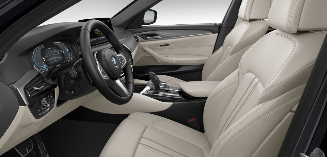 BMW BMW 5er im Innenraum seitlich BMW BMW 5er im Innenraum seitlich