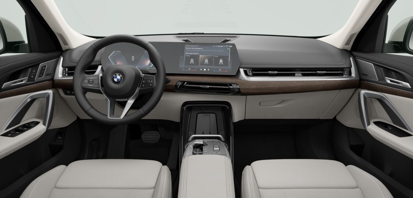 BMW BMW X im Innenraum von vorne