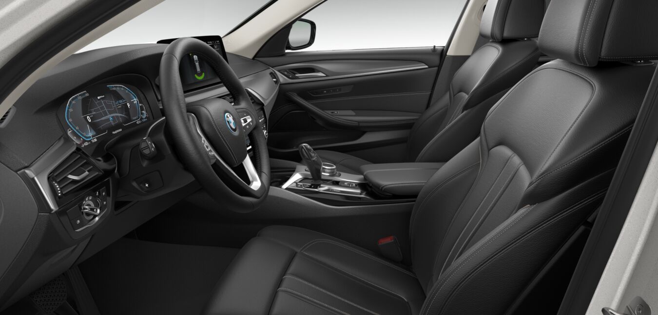 BMW BMW 5er im Innenraum seitlich BMW BMW 5er im Innenraum seitlich