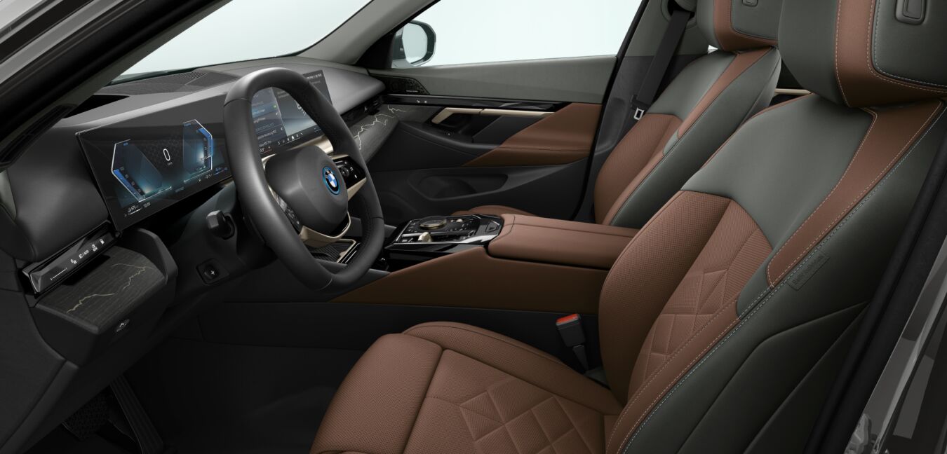 BMW BMW 5er im Innenraum seitlich BMW BMW 5er im Innenraum seitlich