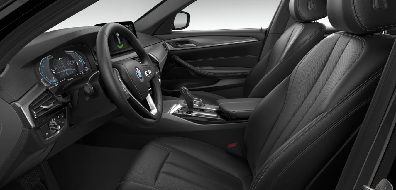BMW BMW 5er im Innenraum seitlich BMW BMW 5er im Innenraum seitlich