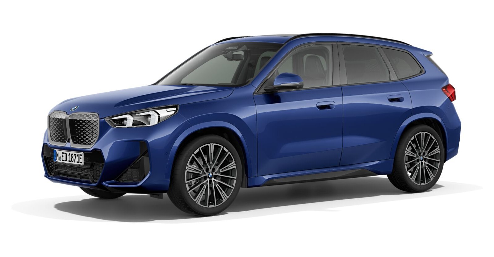 BMW iX1 xDrive30 in Blau von vorne BMW iX1 xDrive30 in Blau von vorne
