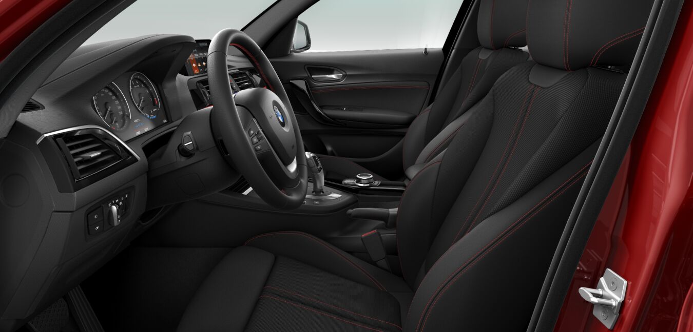 BMW BMW 1er im Innenraum seitlich BMW BMW 1er im Innenraum seitlich