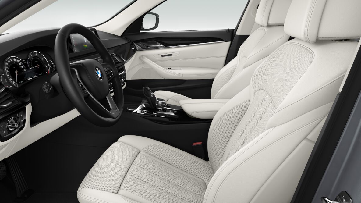 BMW BMW 5er im Innenraum seitlich BMW BMW 5er im Innenraum seitlich